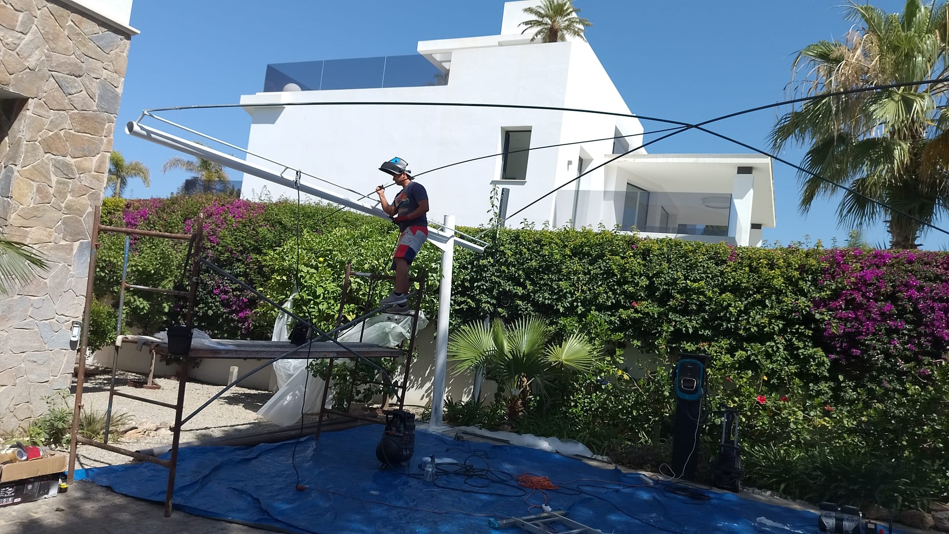 Montaje de estructura motorizable