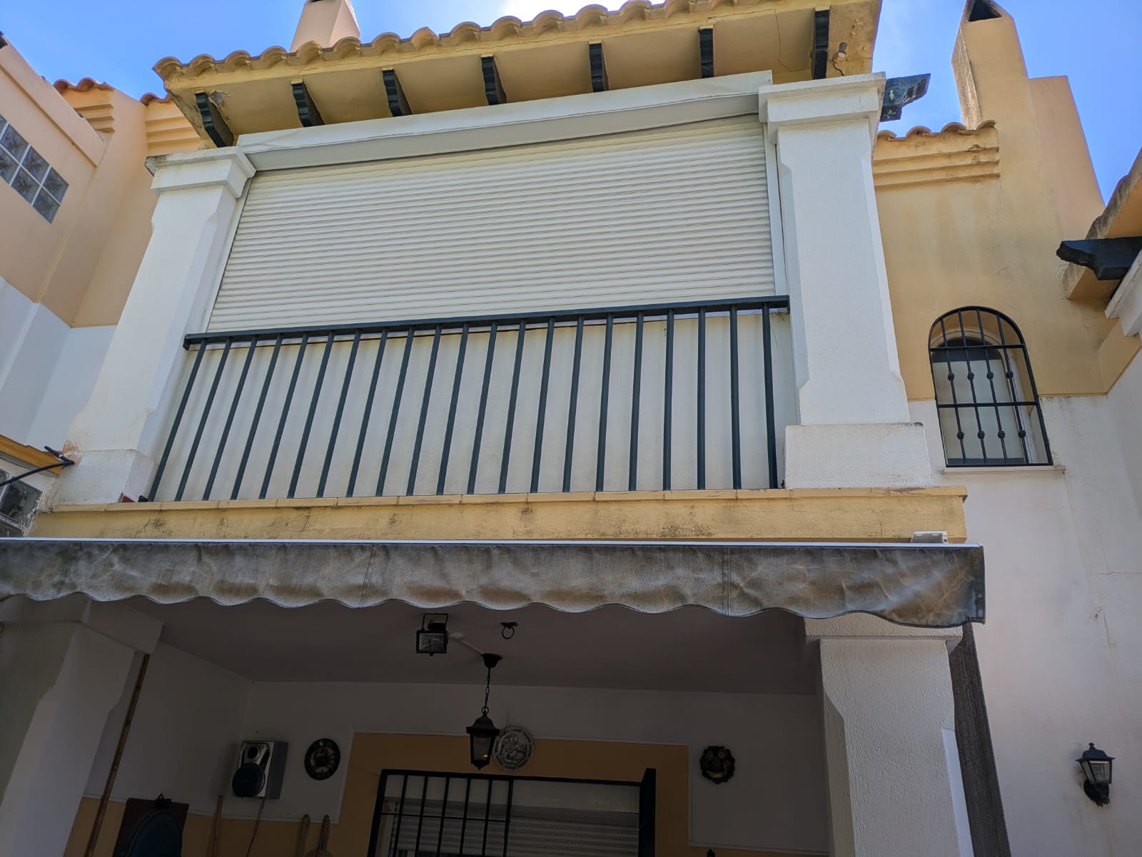 Persiana en fachada