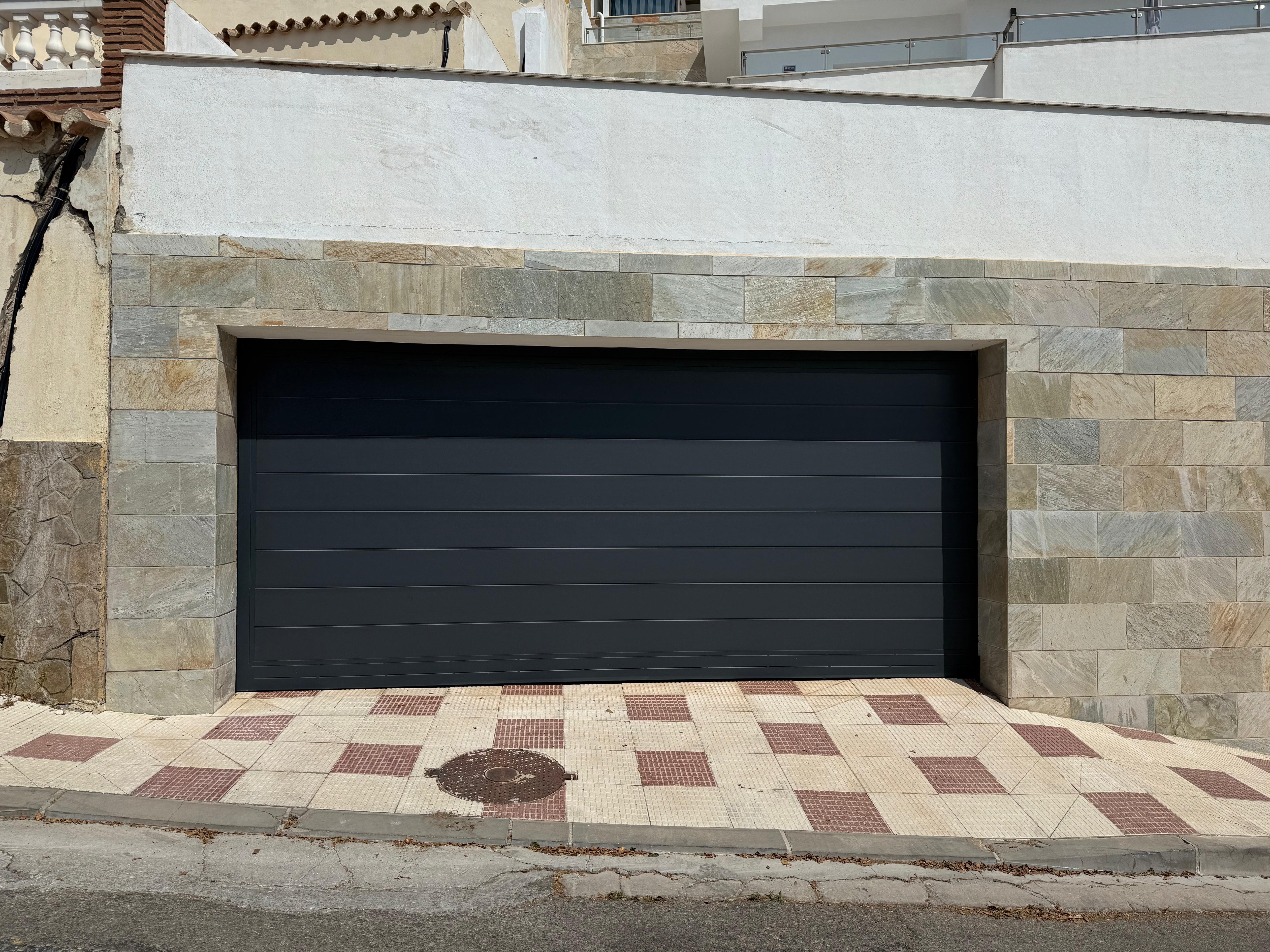 Puerta de garaje seccional